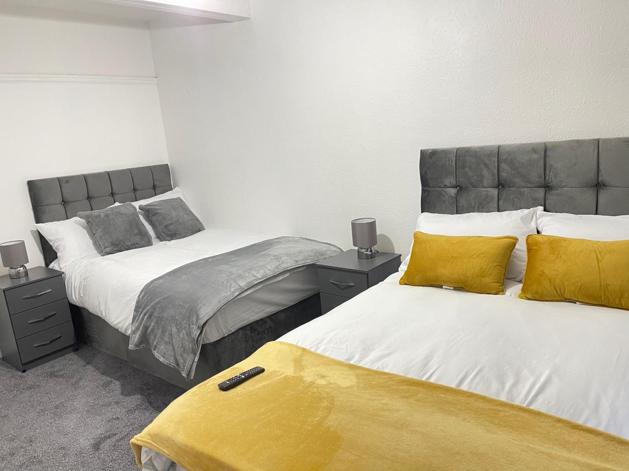 Hometel Digs Hidden Gem Large Comfy Home Can Sleep 15 Braunstone Town المظهر الخارجي الصورة
